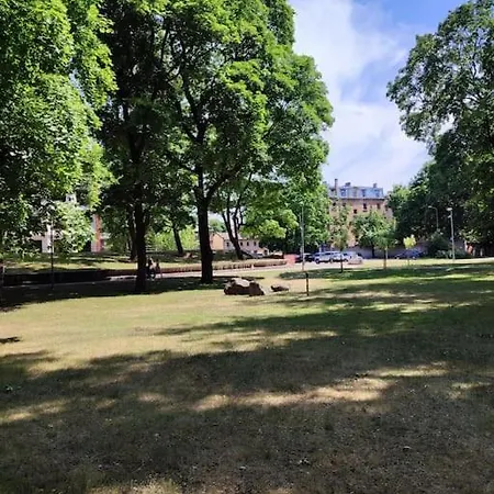 уютный лофт среди старых парков アパート リガ