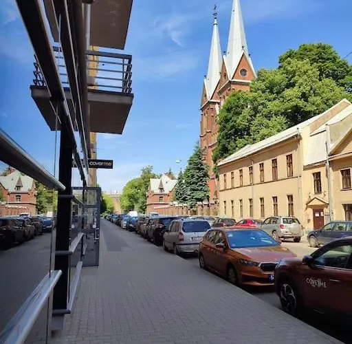 уютный лофт среди старых парков *