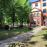уютный лофт среди старых парков