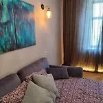 уютный лофт среди старых парков *