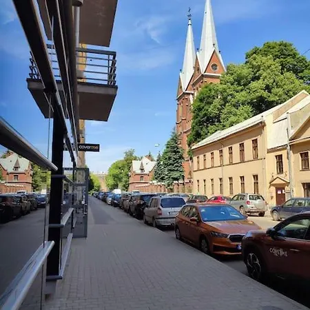 уютный лофт среди старых парков *